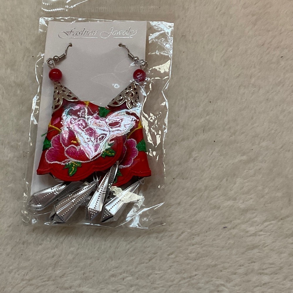 Fashion Jewelry Red and Silver Floral Earrings